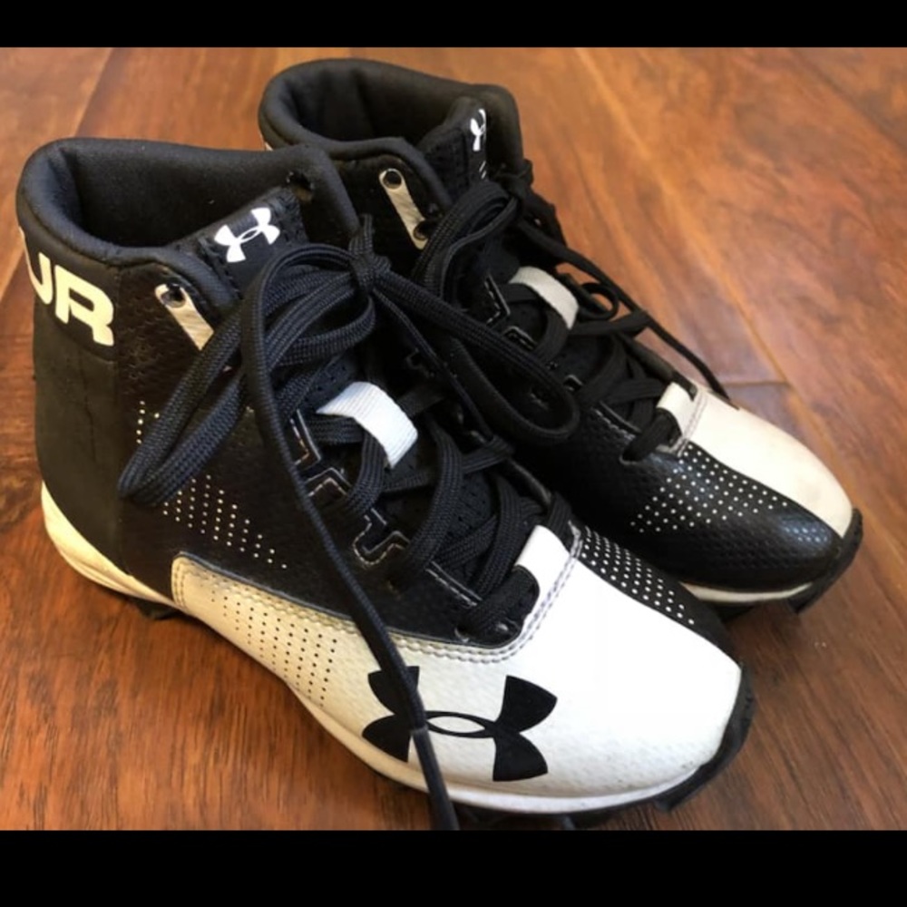 Boys Under Armour cleats